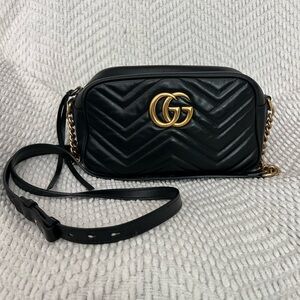 GUCCI GG MARMONT SMALL CAMERA BAG - BLACK